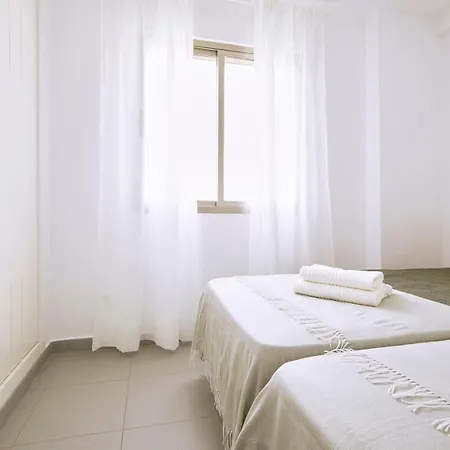 Luxury Apartment *